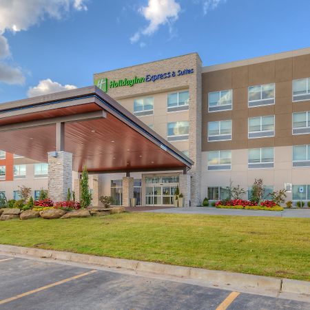 Holiday Inn Express & Suites Tulsa Midtown By Ihg Exterior foto